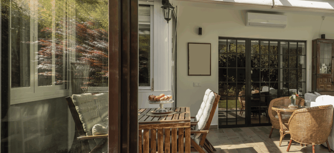 Ideas para convertir tu porche en una extensión del salón